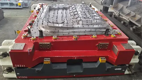 Bakpanelformen til KQ5152 har blitt levert